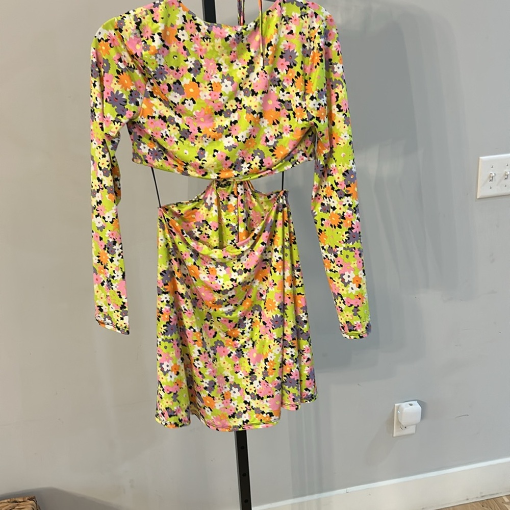 NWT AFRM floral cut out dress size medium - Picture 6 of 6